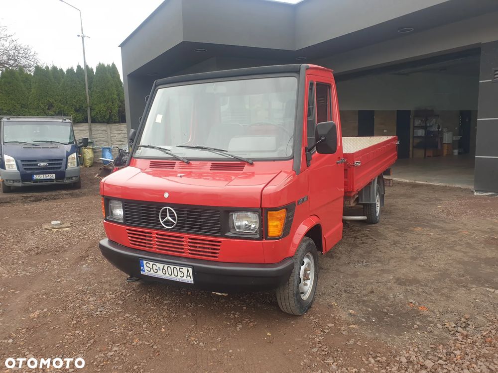 Mercedes-Benz 210 - 2