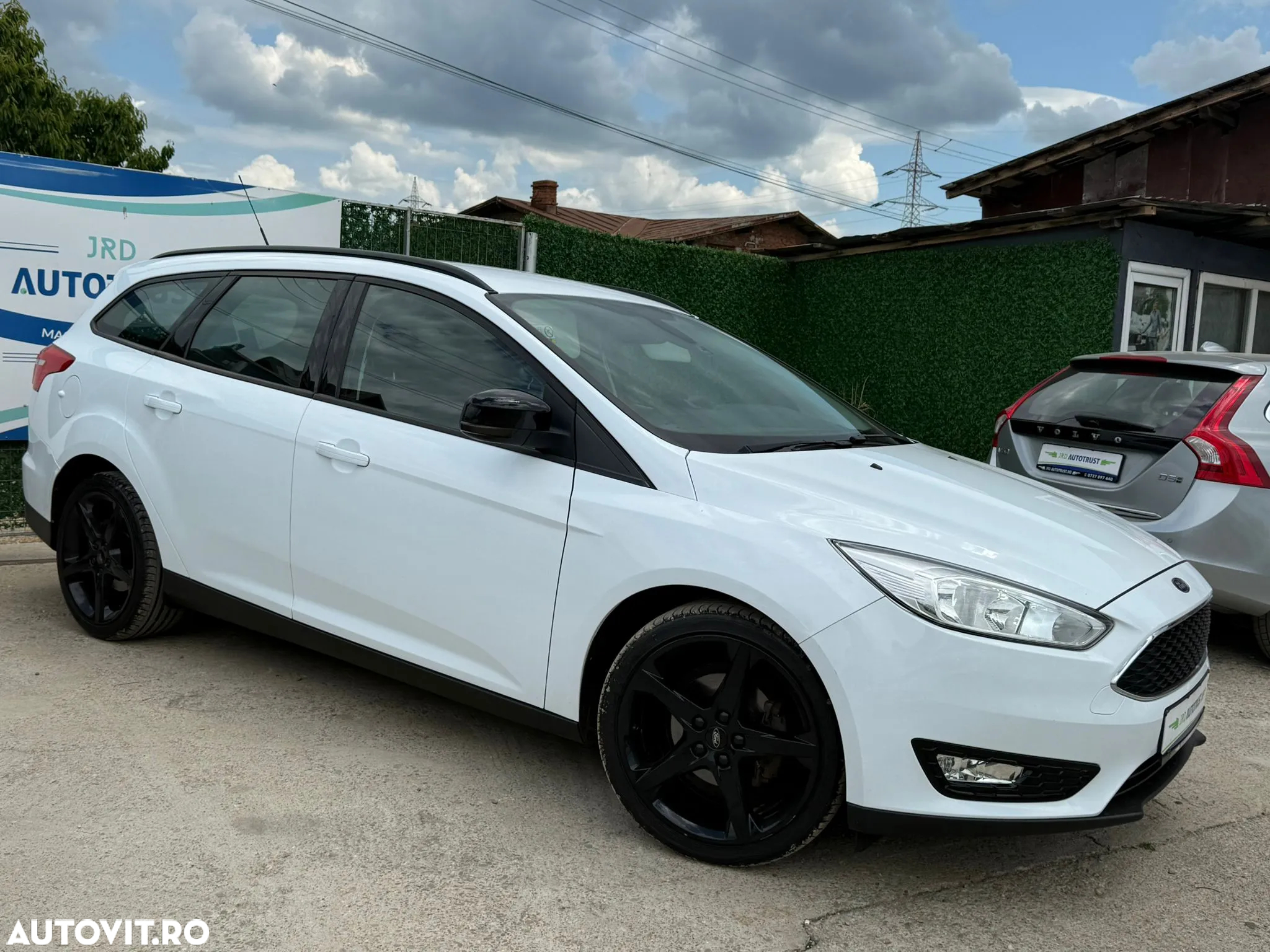 Ford Focus Turnier 1.5 EcoBlue Start-Stopp-System ACTIVE - 2