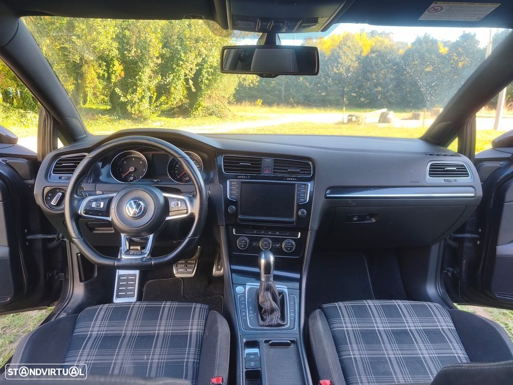 VW Golf 2.0 TDI GTD DSG - 41