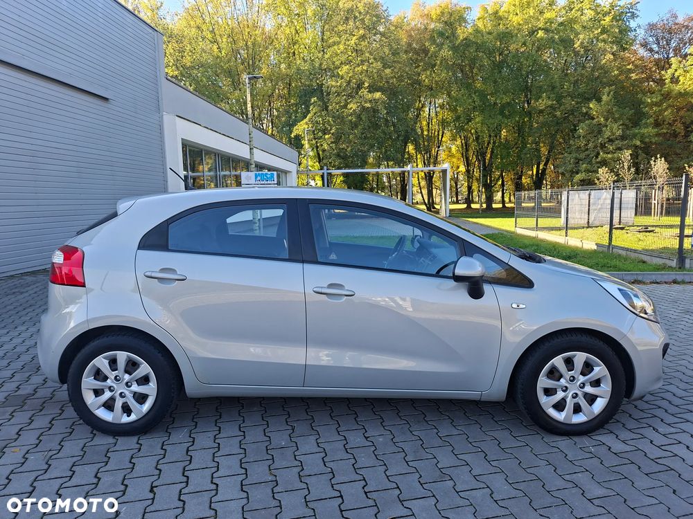 Kia Rio 2011 photo 2