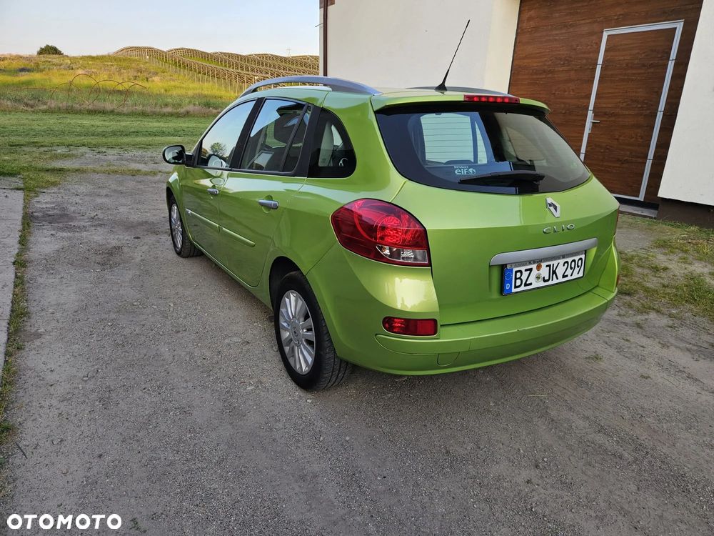 Renault Clio 1.2 16V 75 Grandtour Expression - 31