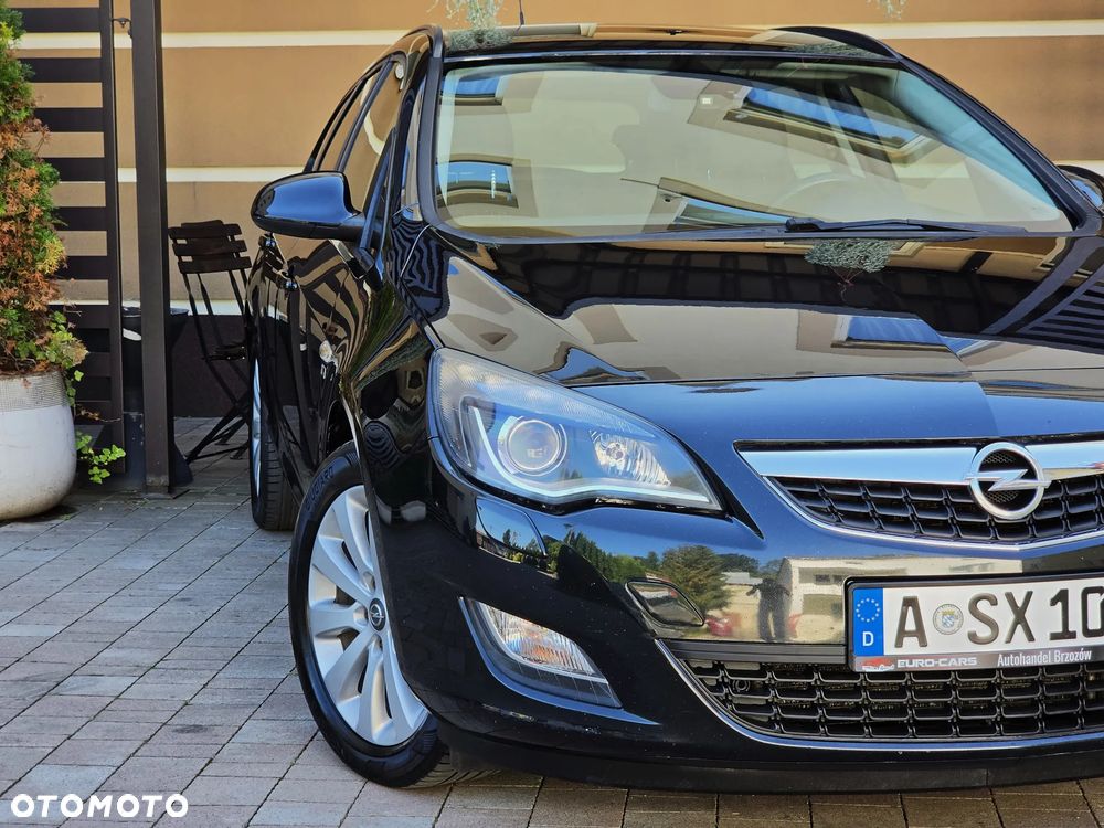 Opel Astra 1.6 Turbo 150 Jahre - 13