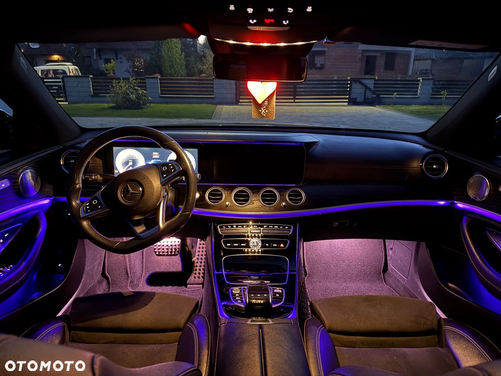 Mercedes-Benz Klasa E 220 d 9G-TRONIC - 21