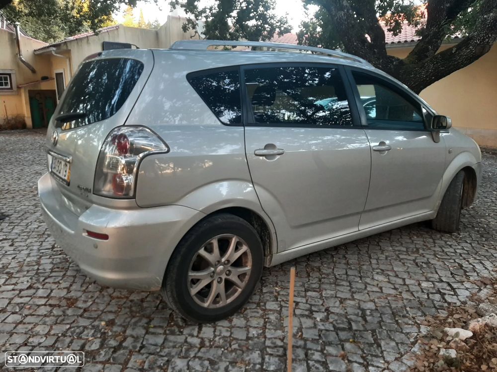 Toyota Corolla Verso 2.2 D-4D Sol - 3
