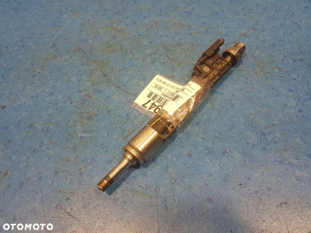 BMW 3 F30 2.0 328I N20B20A WTRYSKIWACZ 8625397 - 1
