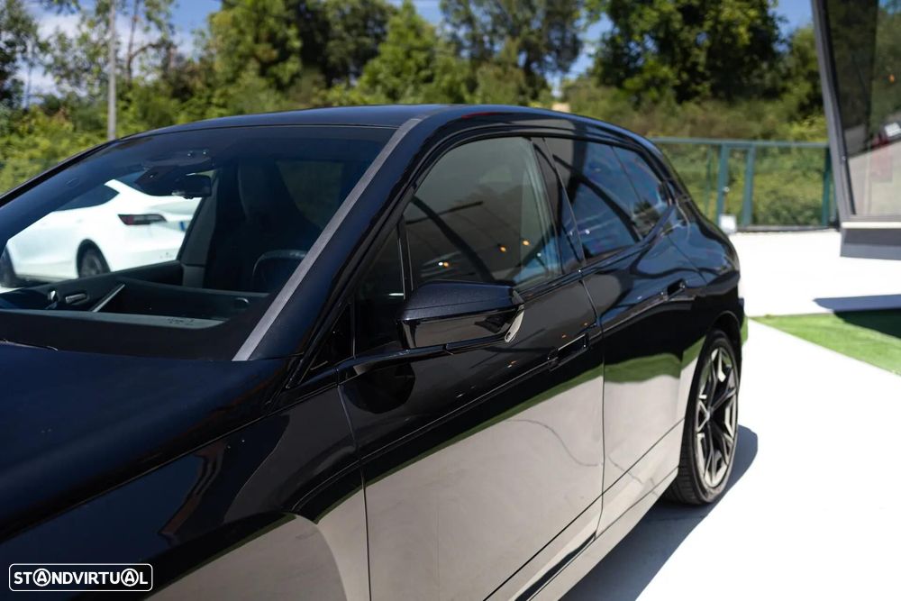 BMW iX xDrive 40 Pack Desportivo - 43
