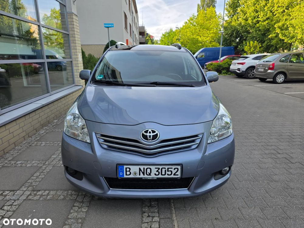 Toyota Verso 1.8 5-Sitzer Executive - 2