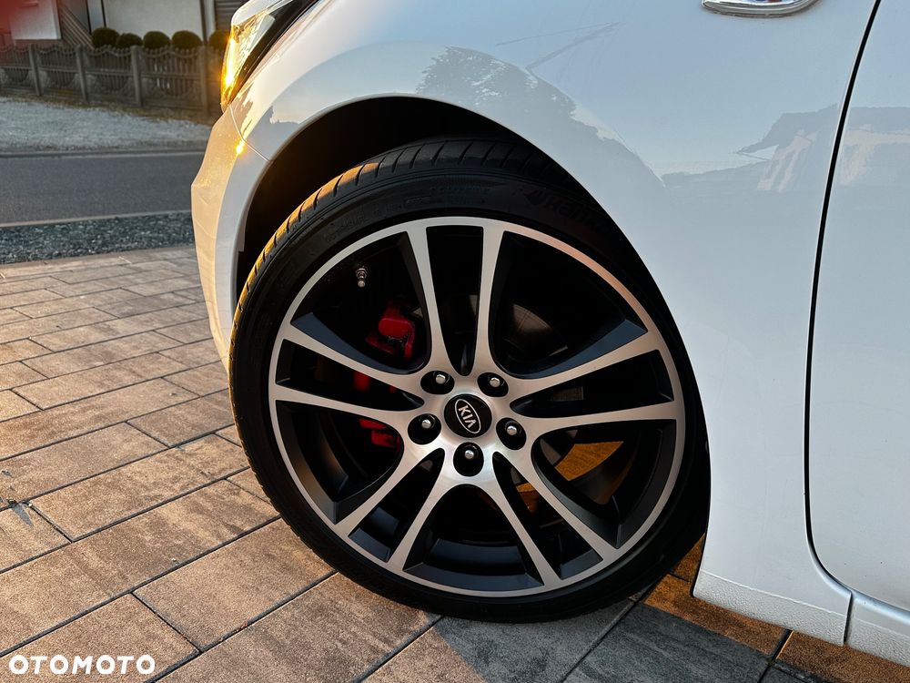 Kia ProCeed - 18