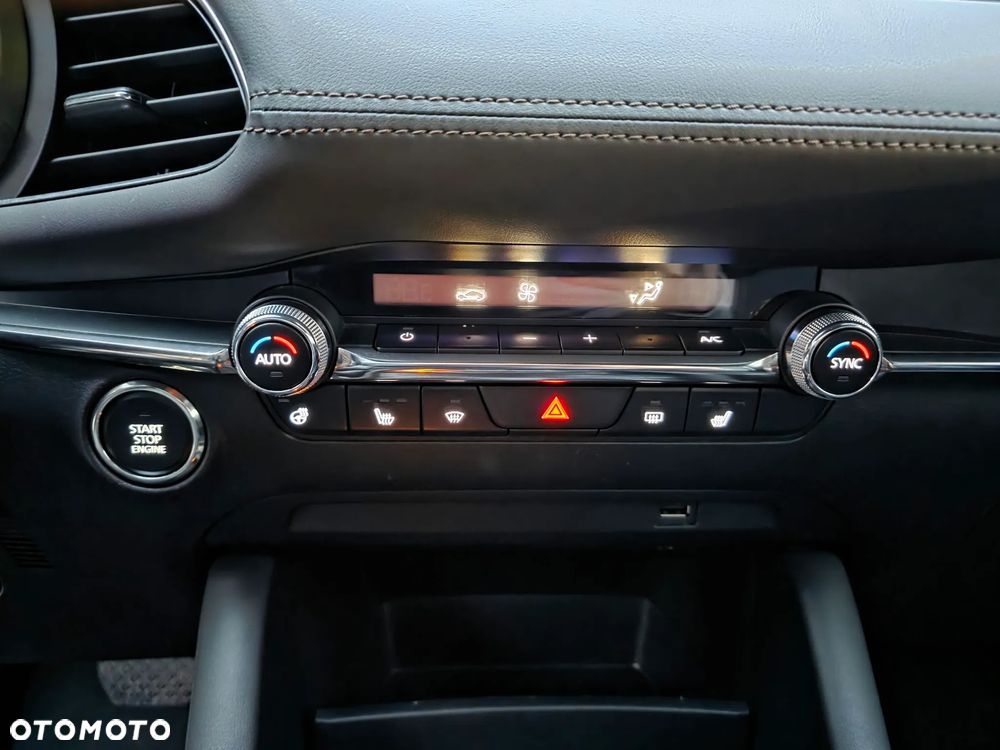 Mazda 3 2.0 mHEV Hikari - 34