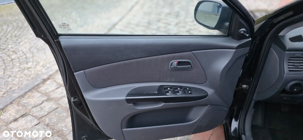 Kia Rio 1.4 Family + - 11