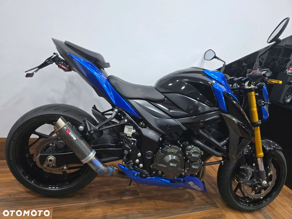 Suzuki GSX - 34