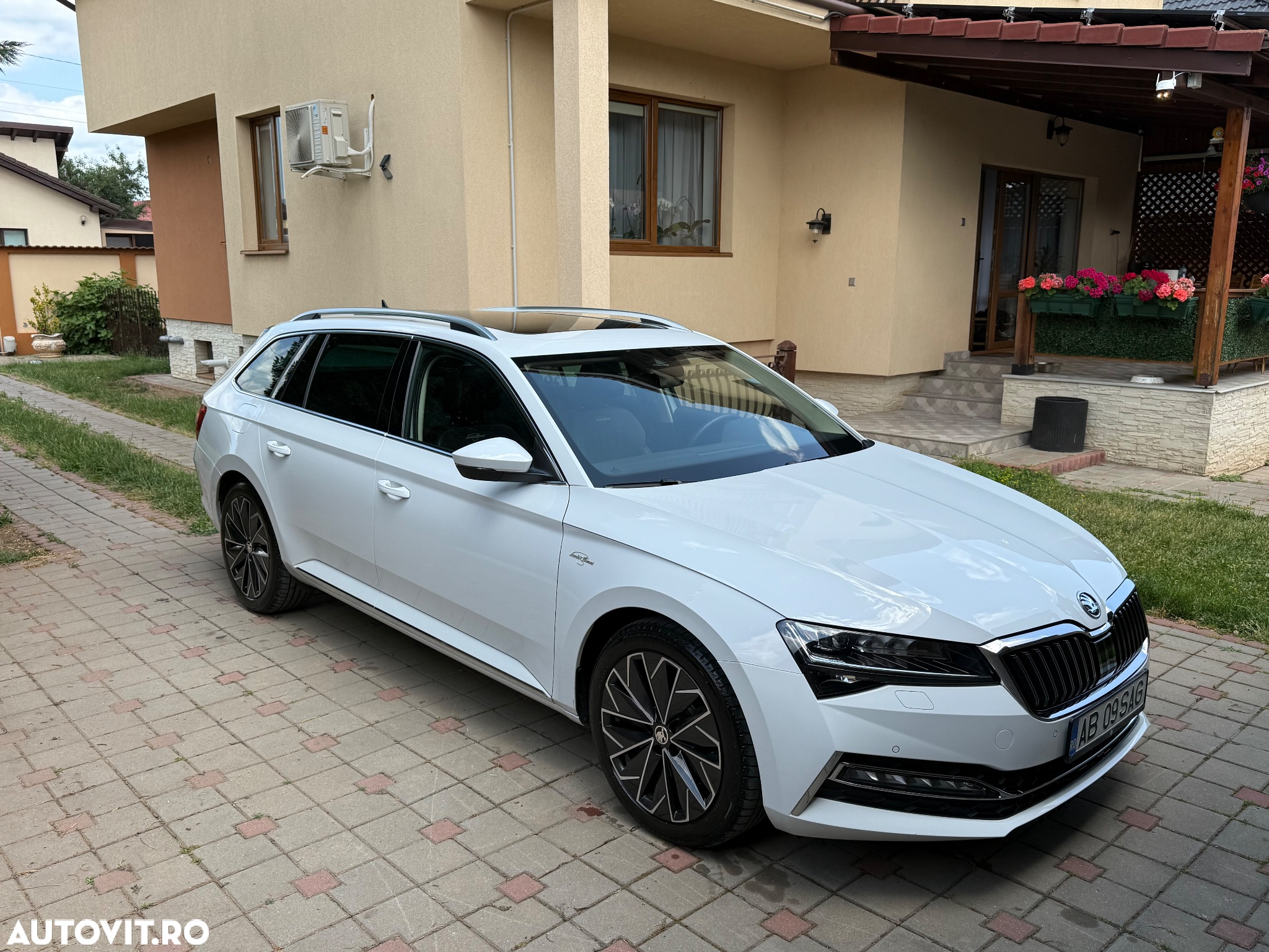 Skoda Superb 2.0 TSI 4X4 DSG Laurin & Klement - 6