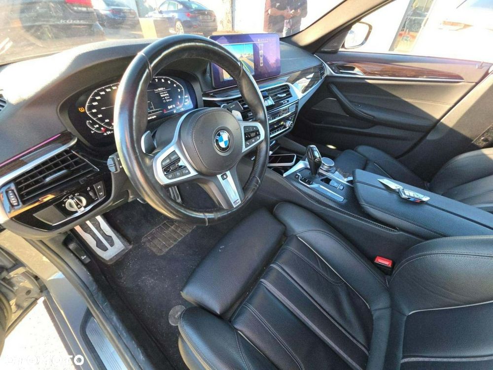 BMW Seria 5 530i xDrive M Sport Edition - 6