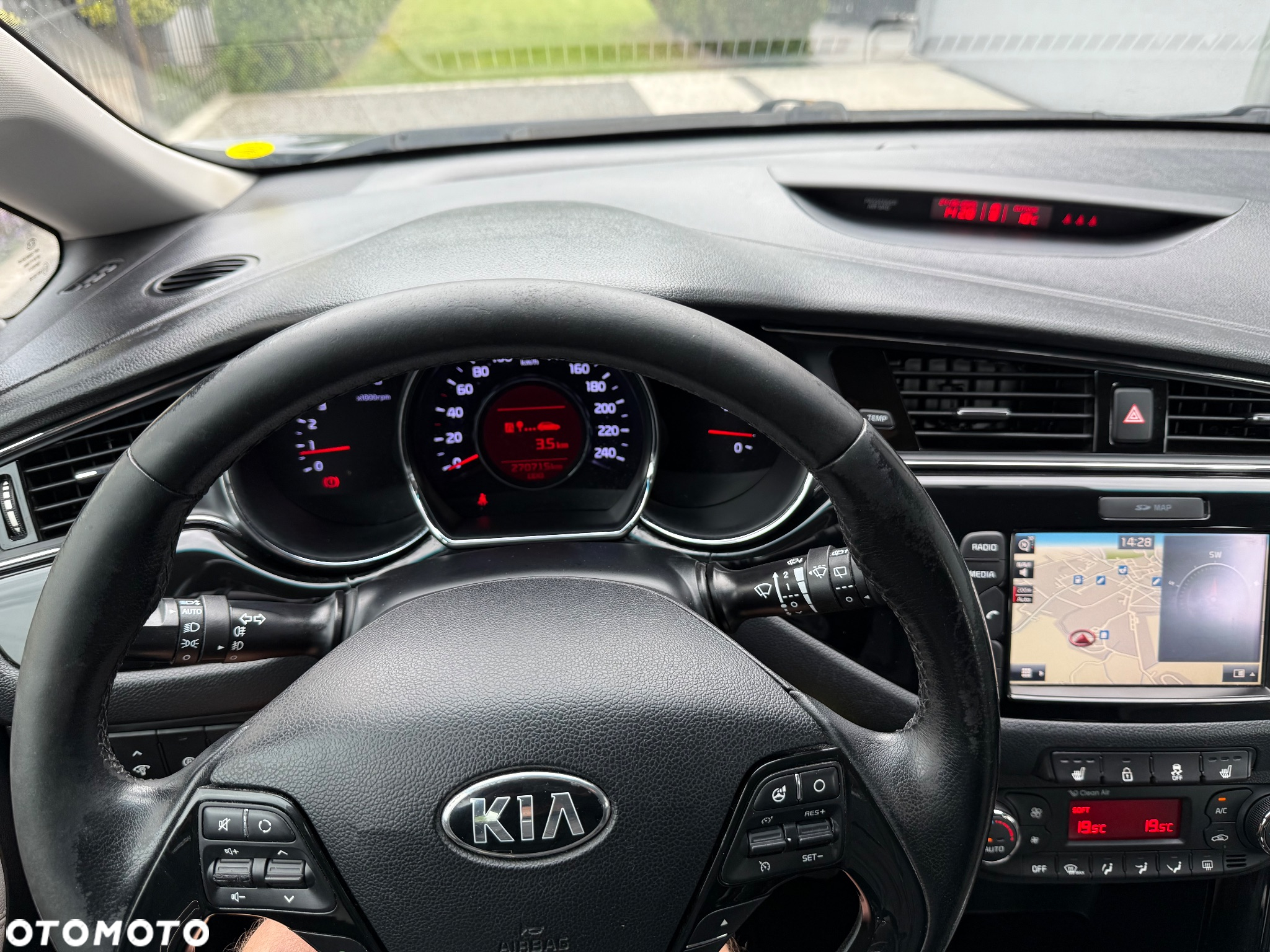 Kia Ceed 1.6 CRDi 136 ISG Vision - 17