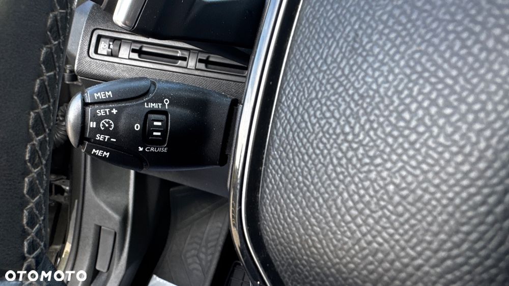 Peugeot 3008 PureTech 130 Stop & Start GPF EAT8 Crossway - 37