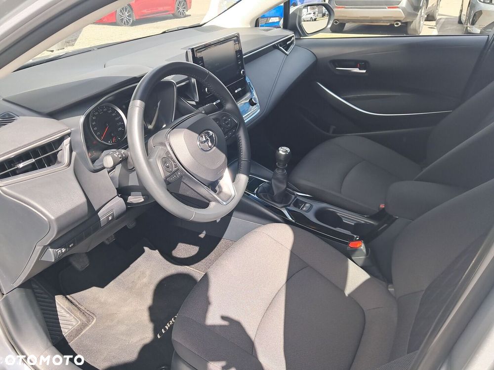 Toyota Corolla - 24
