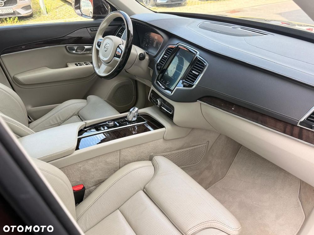 Volvo XC 90 T8 AWD Plug-In Hybrid Inscription 7os - 11