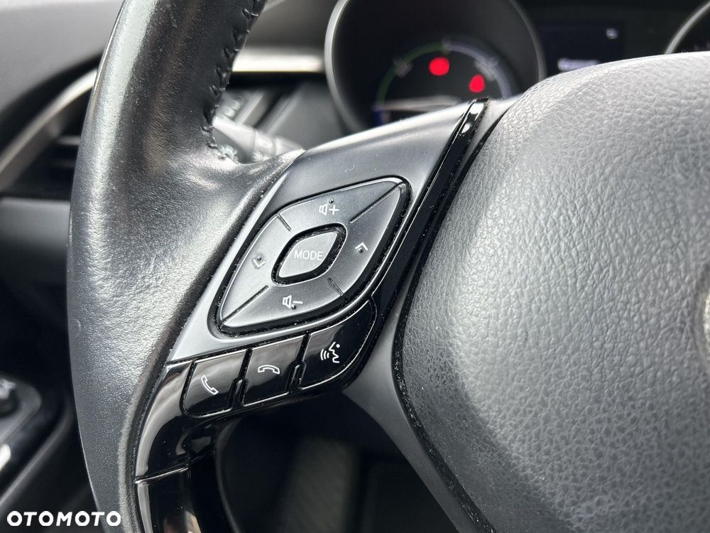 Toyota C-HR 2.0 Hybrid Executive - 18