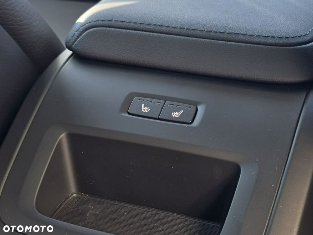 Volvo V60 B4 B Plus Dark - 21
