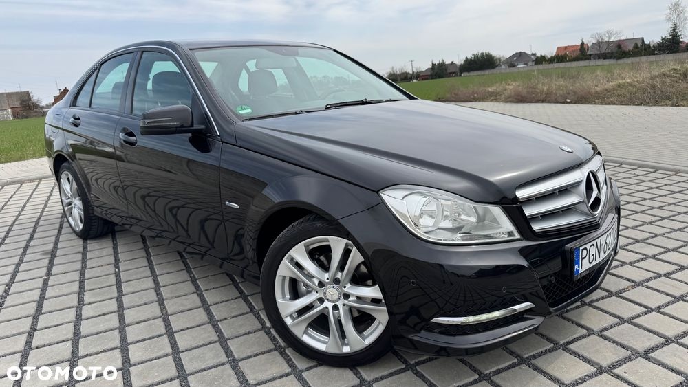 Mercedes-Benz Klasa C 180 CGI BlueEff Elegance - 2