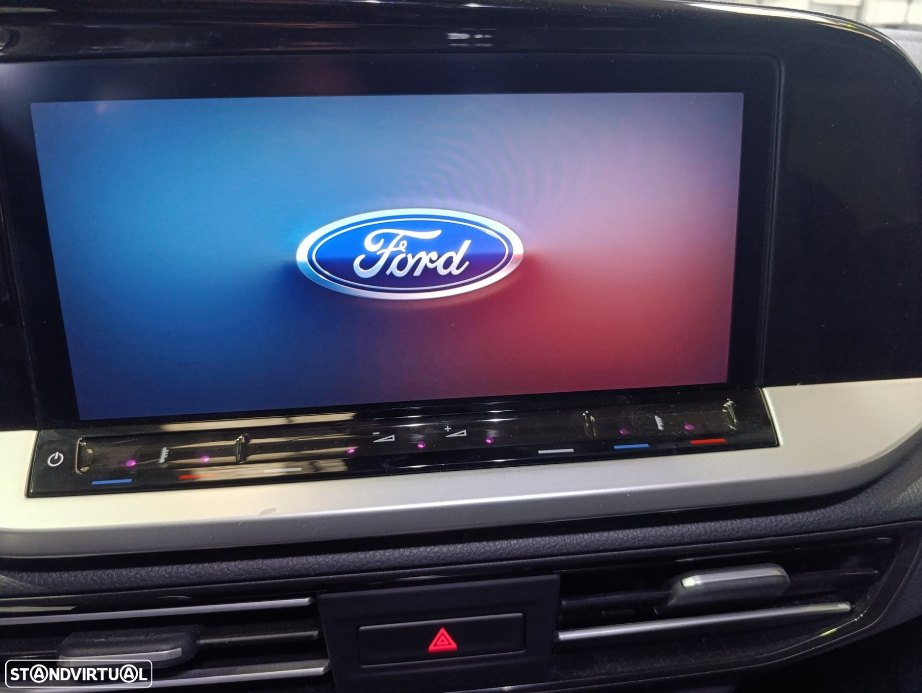 Ford Tourneo Connect 2.0 TDCi Titanium Aut. - 18