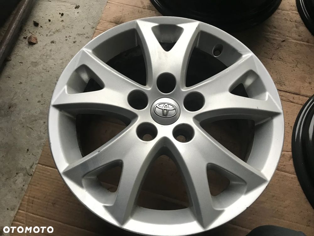 Felga Toyota Auris 6,5x16 5x114,3 ET45 42611-YY260
