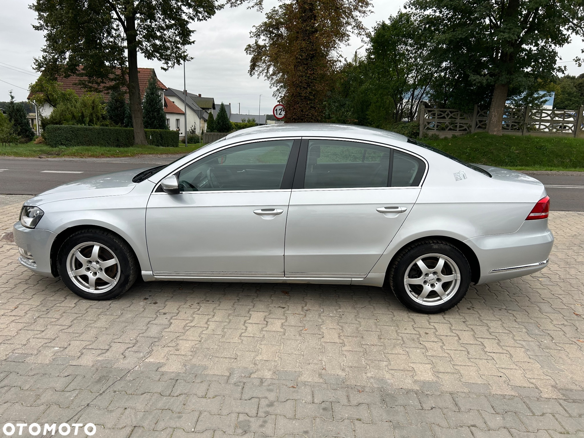Volkswagen Passat - 37