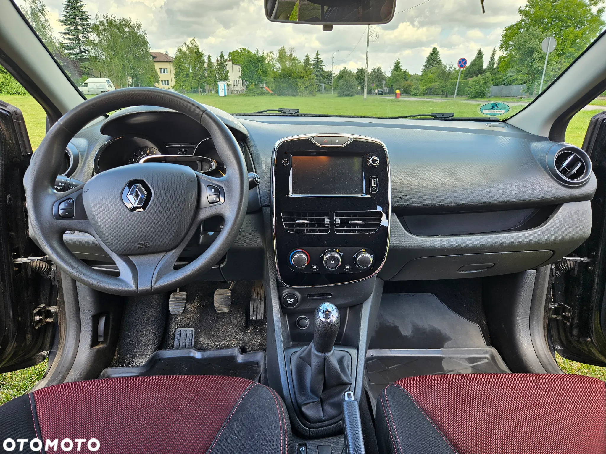 Renault Clio - 10