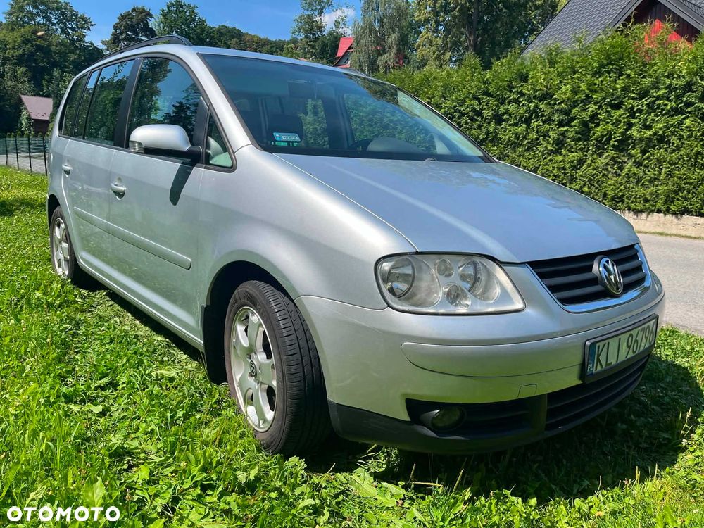Volkswagen Touran - 1