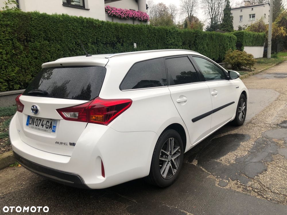 Toyota Auris 2014 photo 3