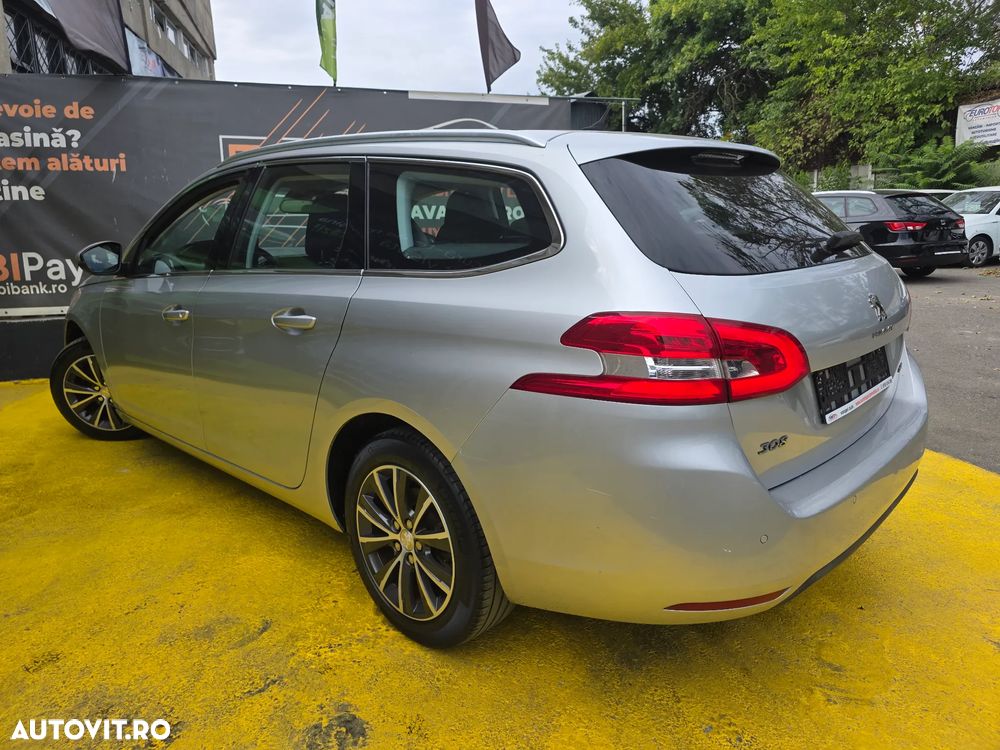 Peugeot 308 1.2 L PureTech Turbo S&S Allure Aut. - 8