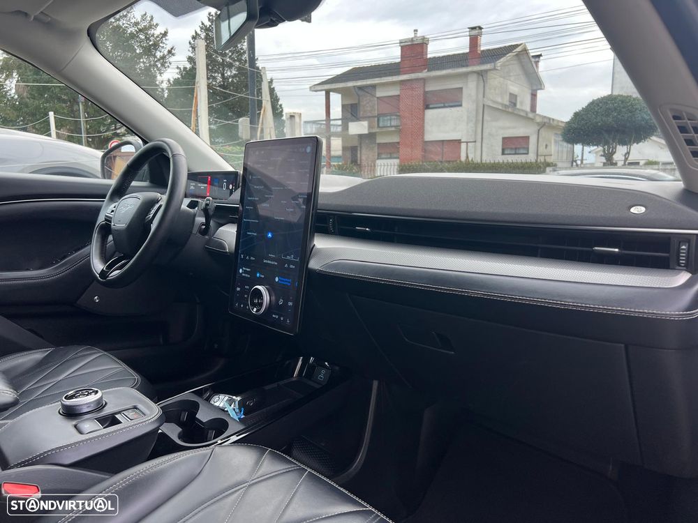 Ford Mustang Mach-E 75.7 kWh Base - 11