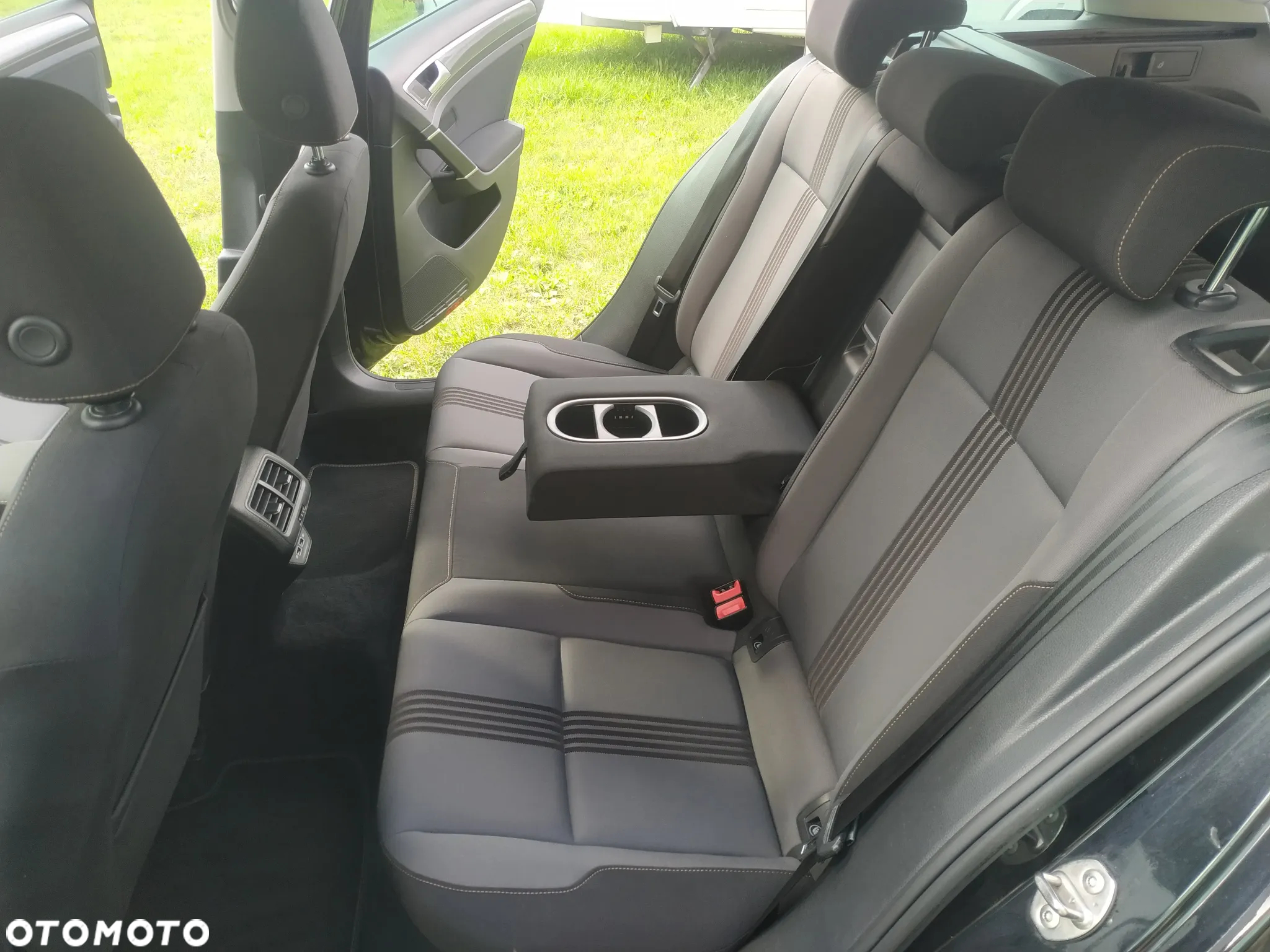 Volkswagen Golf - 11