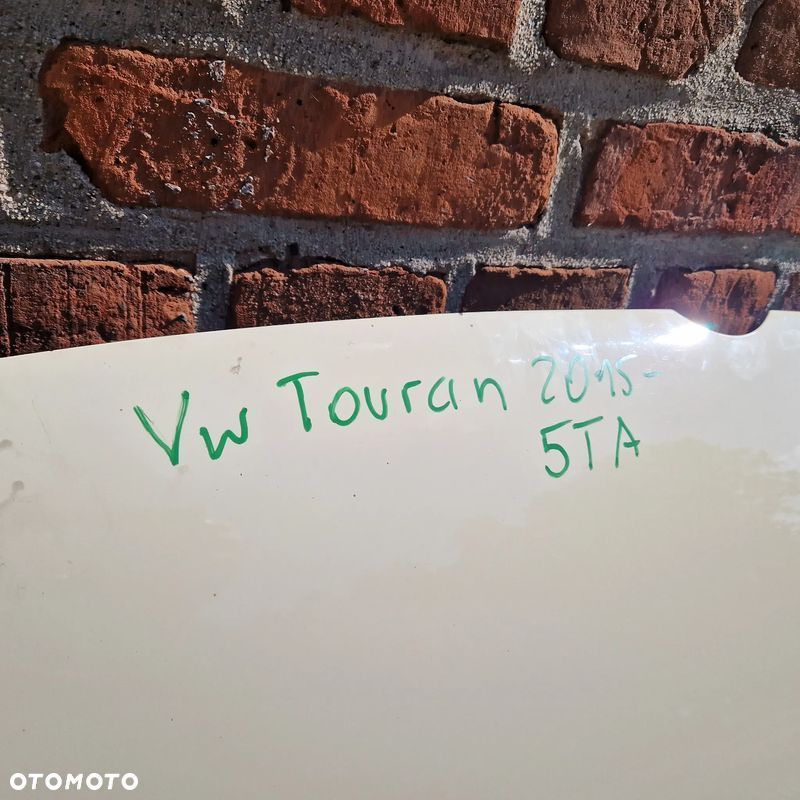 VW Touran 2015- maska silnika pokrywa silnika - 2