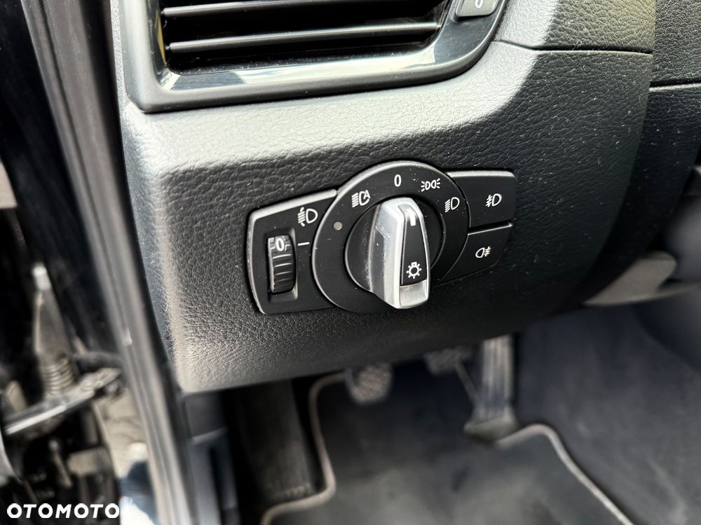 BMW X1 sDrive18d xLine - 20
