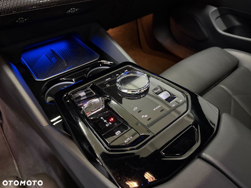 BMW Seria 5 520d xDrive mHEV M Sport - 32
