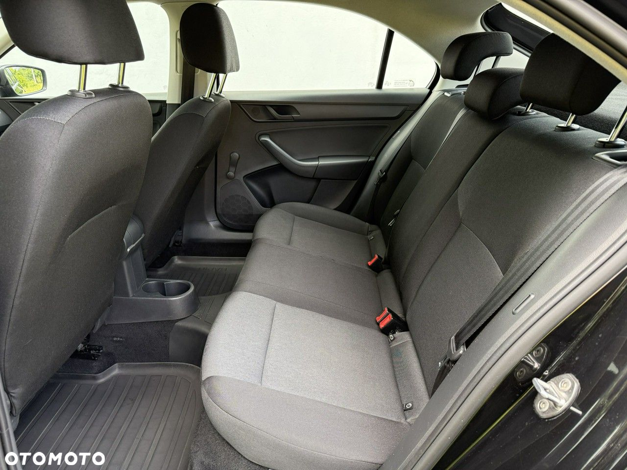 Skoda RAPID - 7