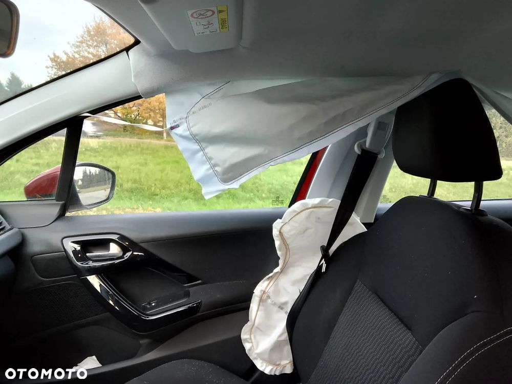 Peugeot 208 1.2 PureTech Style - 7