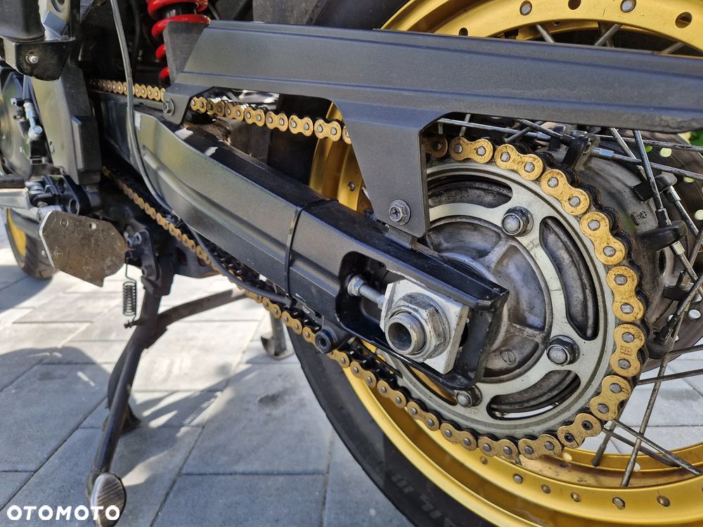 Suzuki V-STROM - 12