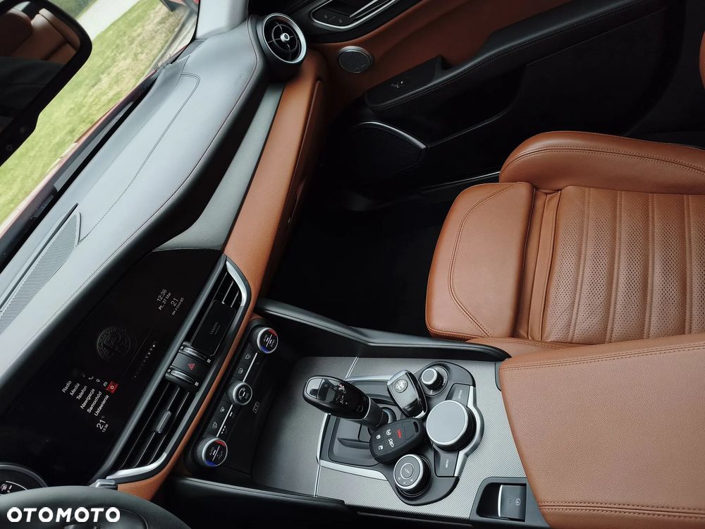 Alfa Romeo Giulia 2.0 Turbo 16V AT8-Q4 Competizione - 31