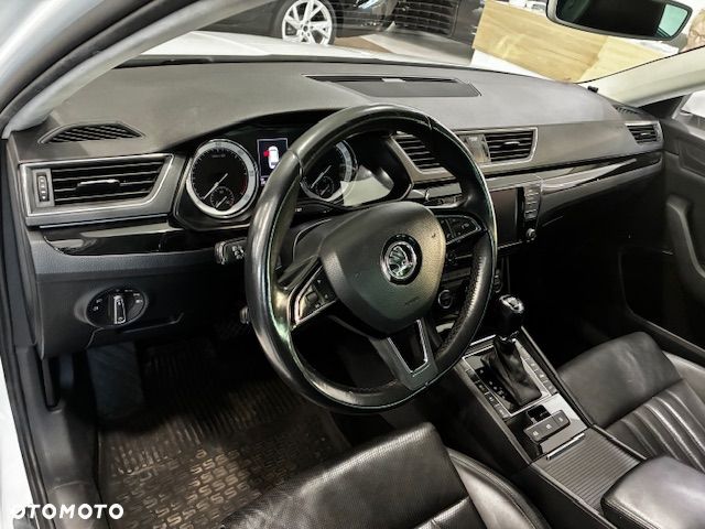 Skoda Superb 2.0 TDI L&K DSG - 8