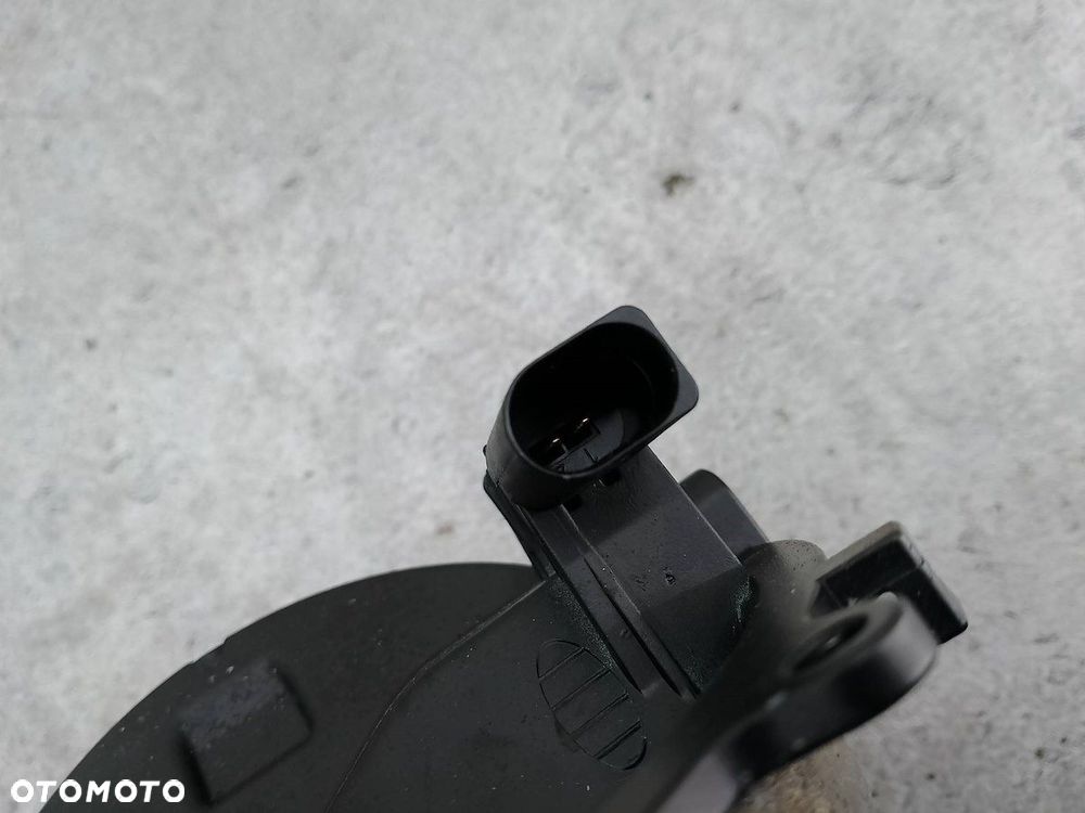 KLAMKA KLAPY VW GOLF V 1K0827469D HATCHBACK 5 DRZWI - 6