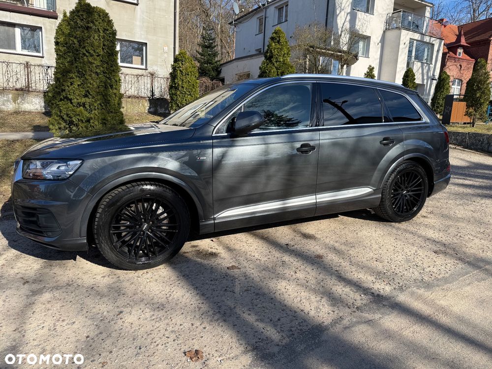 Audi Q7 - 1