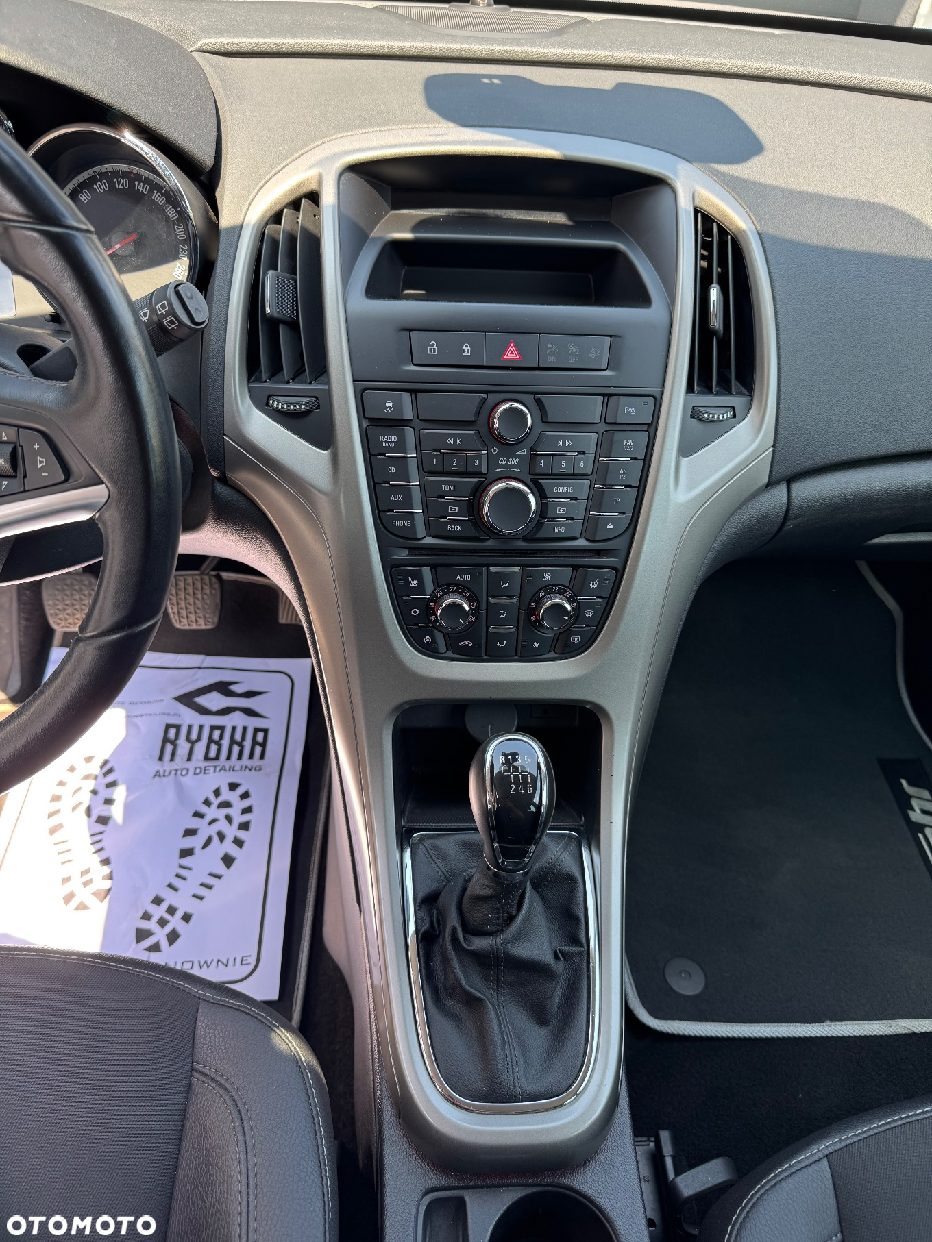 Opel Astra 1.4 Turbo 150 Jahre - 10