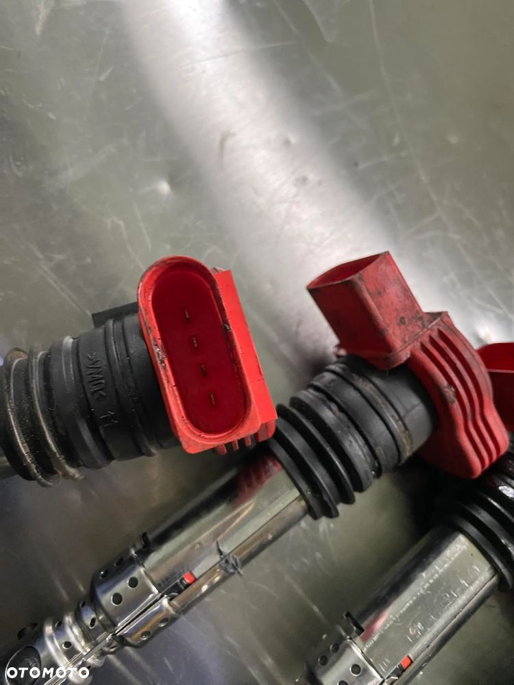 AUDI A4 B6 3.0 ASN CEWKA ZAPLONOWA 0040102051 - 2