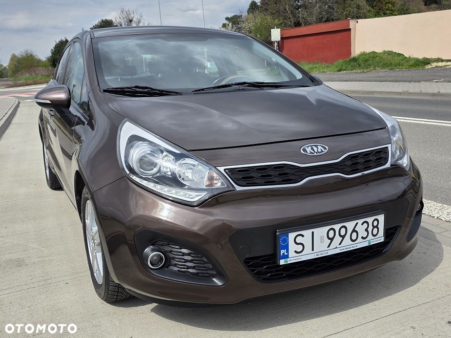 Kia Rio 1.2 Dream Team Edition - 11