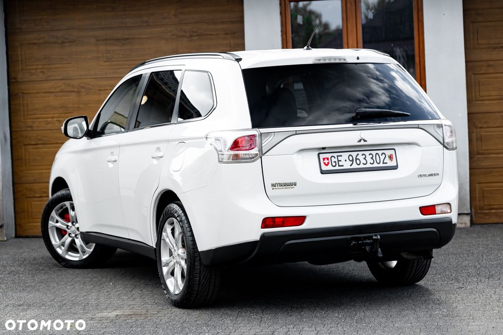 Mitsubishi Outlander 2.2 DI-D 4WD Automatik Invite - 12