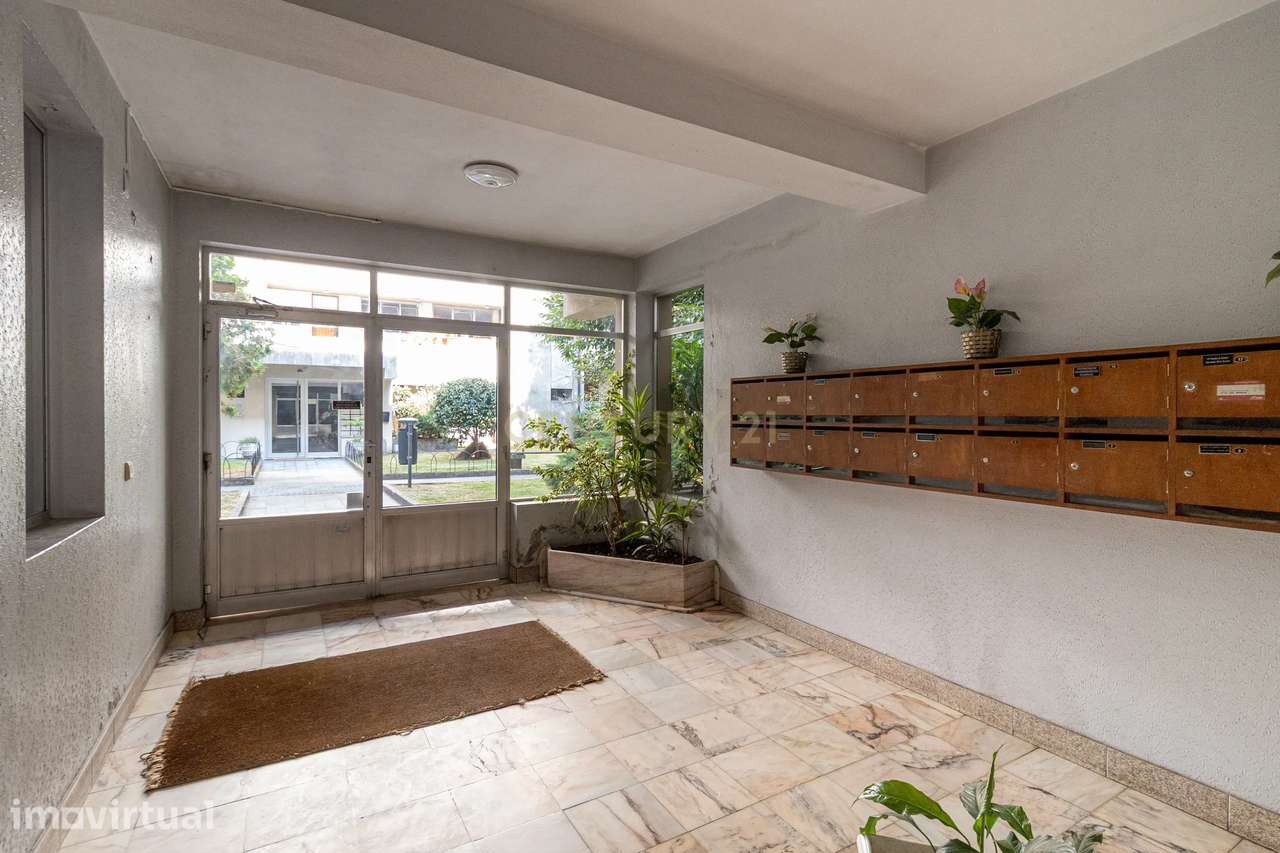T3 Duplex Remodelado com Garagem e Elevador – Braga - Grande imagem: 2/25
