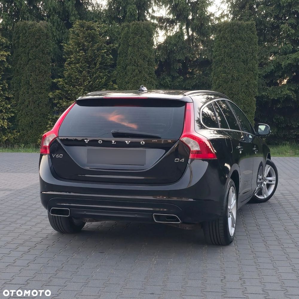 Volvo V60 D4 Momentum - 10