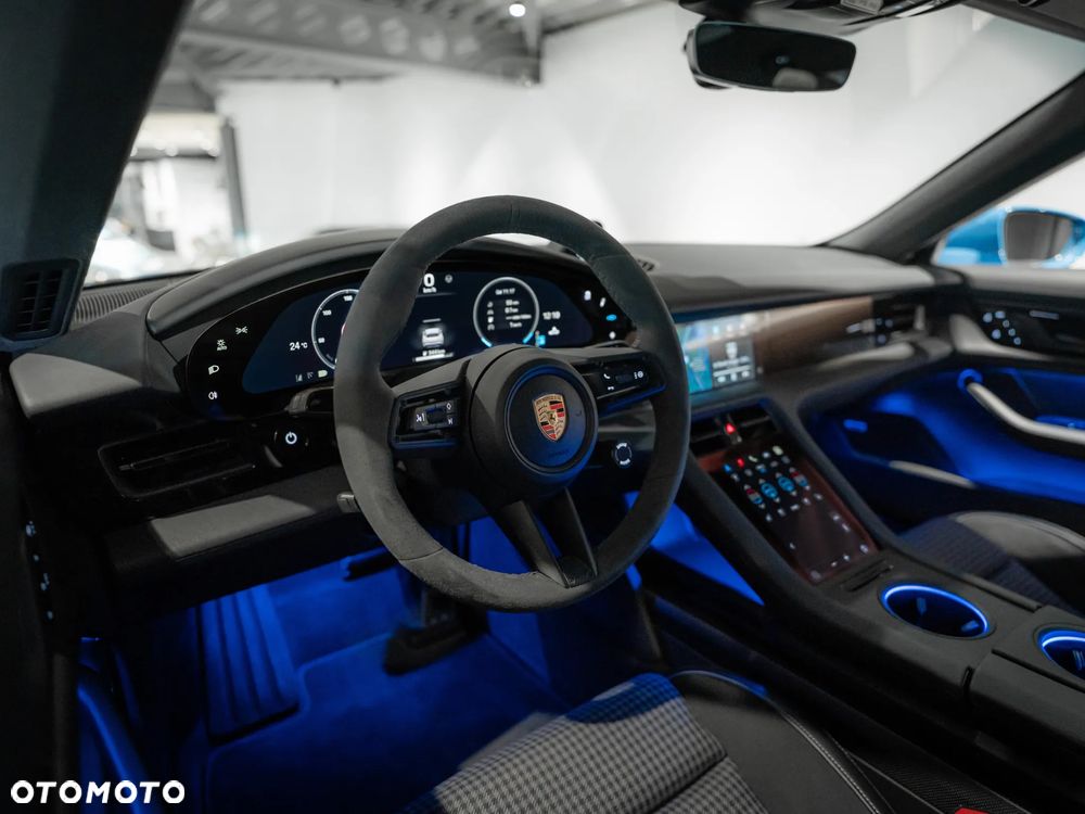 Porsche Taycan - 19
